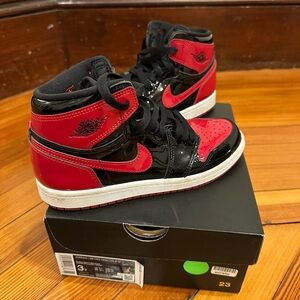 JORDAN 1 RETRO HIGH OG 'PATENT BRED Black/Varsity/Red Sneakers